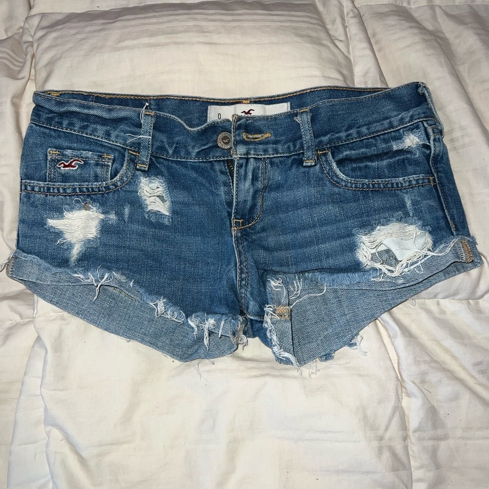 Free shipping!!! Hollister shorts size 0